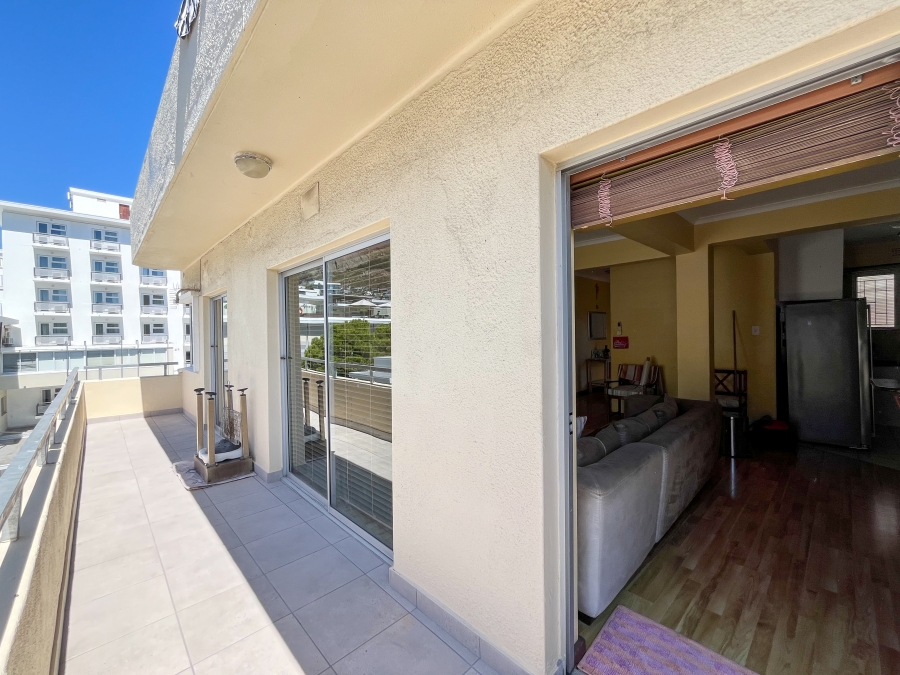 To Let 1 Bedroom Property for Rent in Sea Point Western Cape